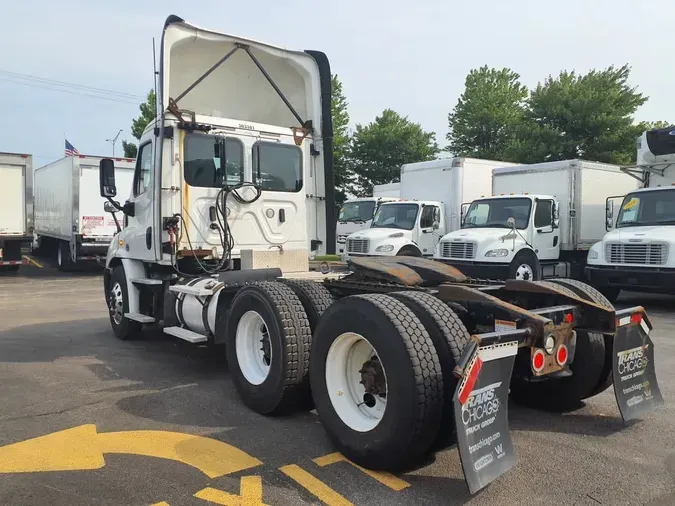2018 FREIGHTLINER CASCADIA 113" DAYCAB
