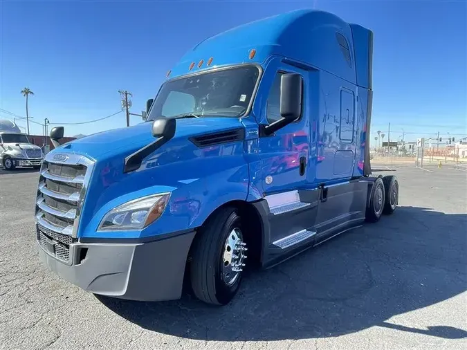 2021 FREIGHTLINER CA126