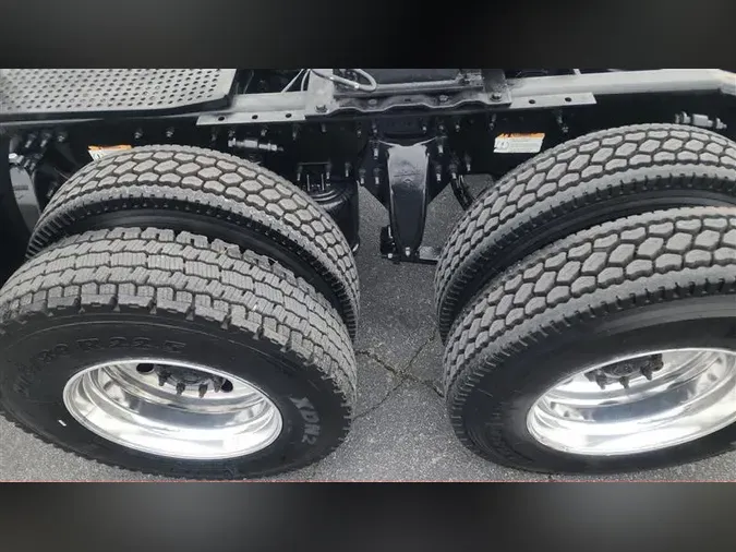 2020 FREIGHTLINER CA126