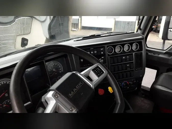 2020 Mack Anthem15b04cb68d3a1a8063e03cb2cc073d1c
