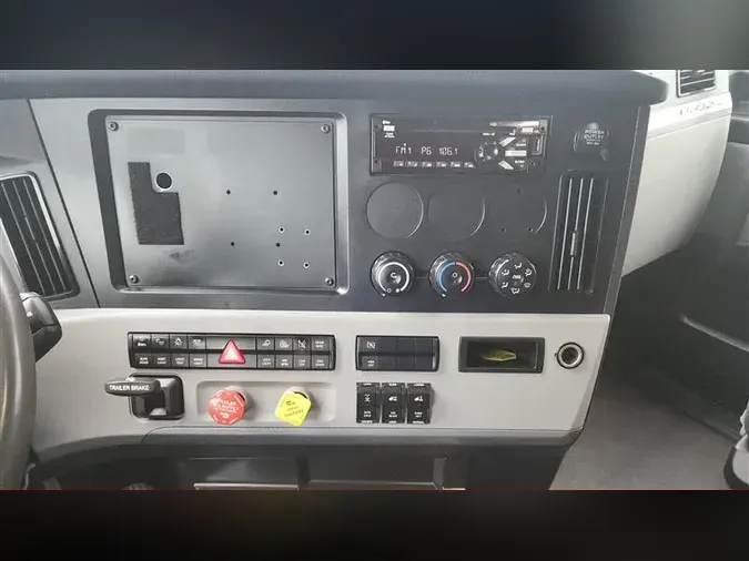 2021 FREIGHTLINER CA126