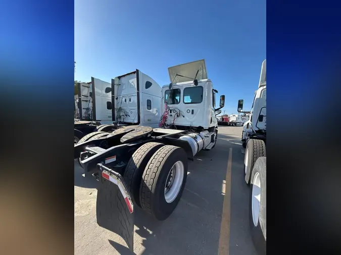 2020 FREIGHTLINER/MERCEDES NEW CASCADIA 116