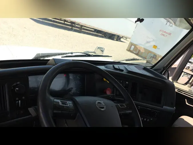 2019 Volvo VNL300