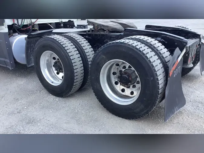 2020 Freightliner Cascadia 126