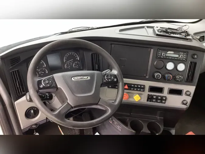 2020 Freightliner Cascadia 126