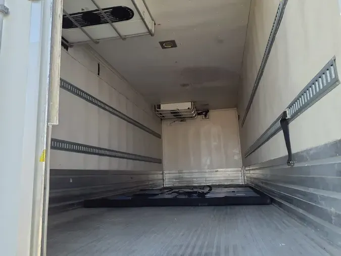 2019 FREIGHTLINER/MERCEDES M2 106