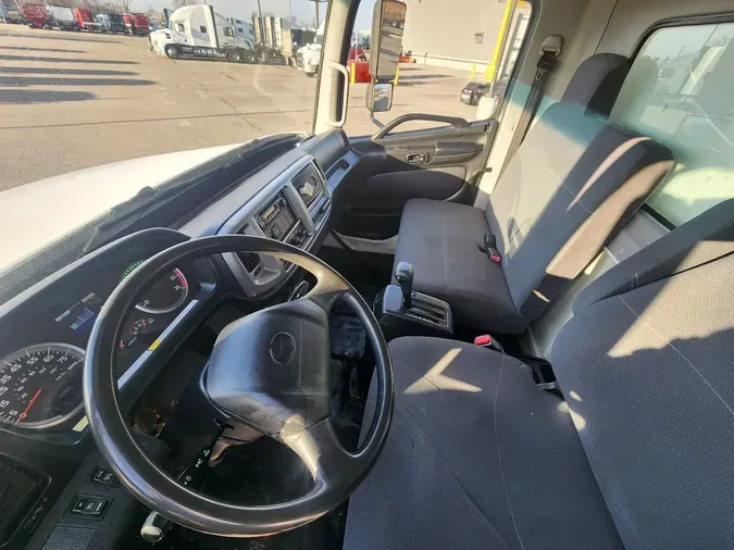 2013 HINO 268A