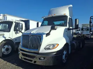 2019 NAVISTAR INTERNATIONAL LT625 DAYCAB T/A