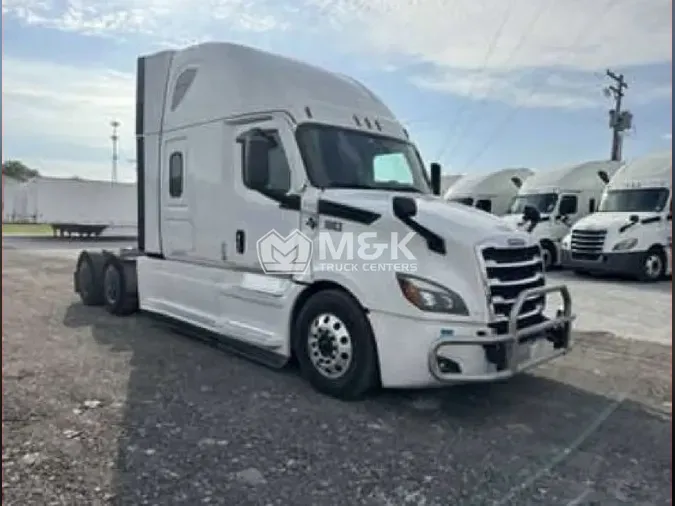 2020 FREIGHTLINER Cascadia 126