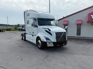 2020 VOLVO VNL64T760