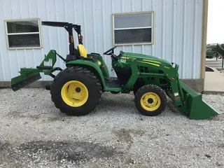 2020 John Deere 3032E