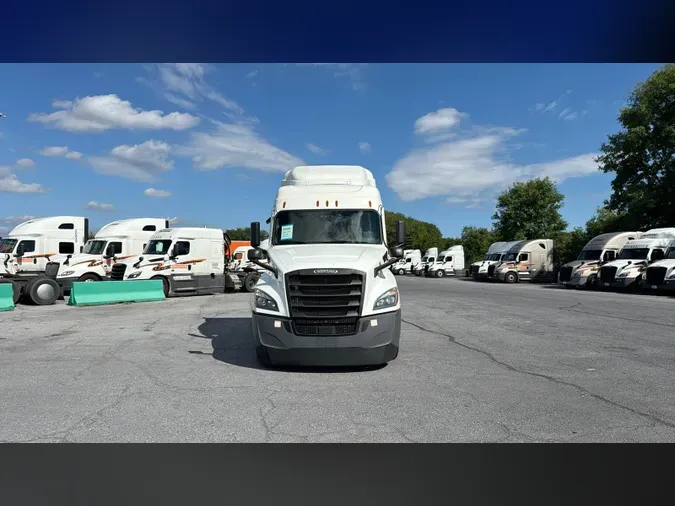 2021 Freightliner Cascadia 12615c55eda3a4b090df504d2627bea1ec5