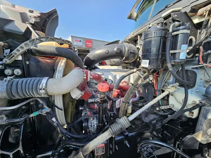 2016 MACK GU803