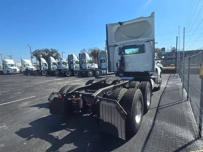 2020 NAVISTAR INTERNATIONAL LT625 DAYCAB T/A15c7d95759f5911b2b7bee42348d6e37