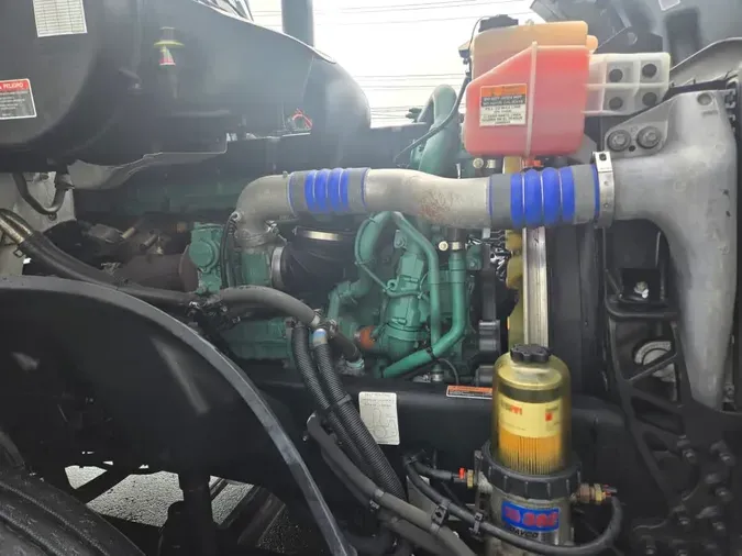 2019 VOLVO VNL42T 30015c93355ffd695ec01ad2bc7027901f5