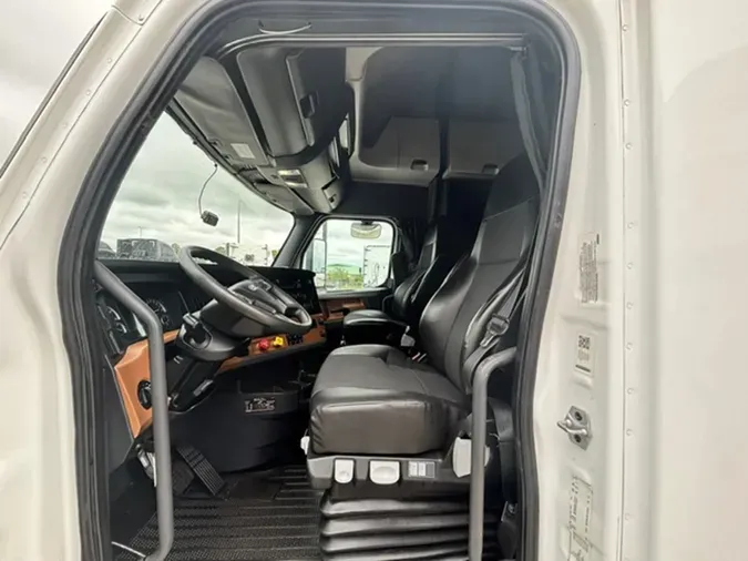 2022 Freightliner PT126SLP