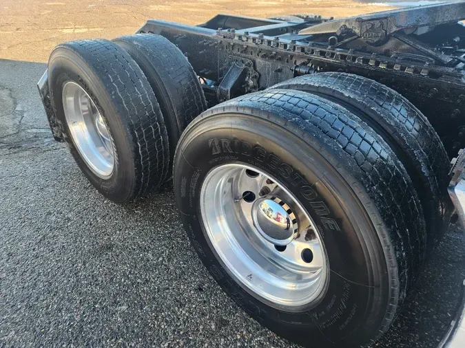 2024 VOLVO VNL64T76015caeaffaaa57f8e36650ae7b297e70a