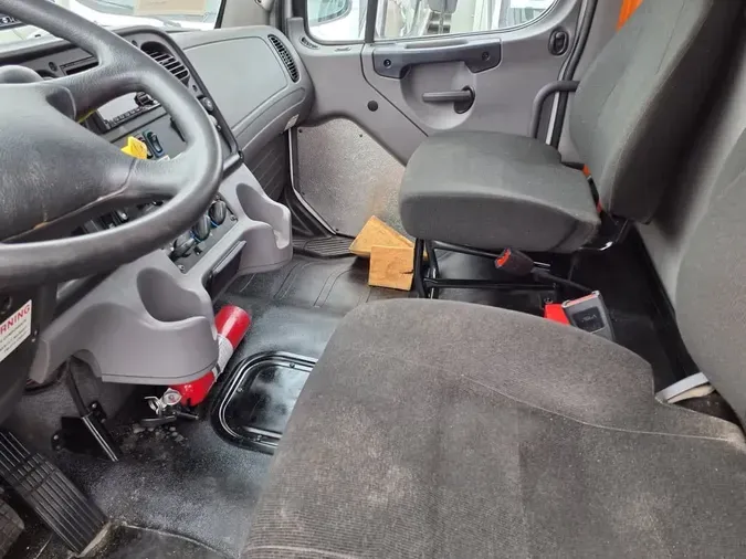 2020 FREIGHTLINER/MERCEDES M2 10615cd6befb23a8471fcda6d22ff133fa2