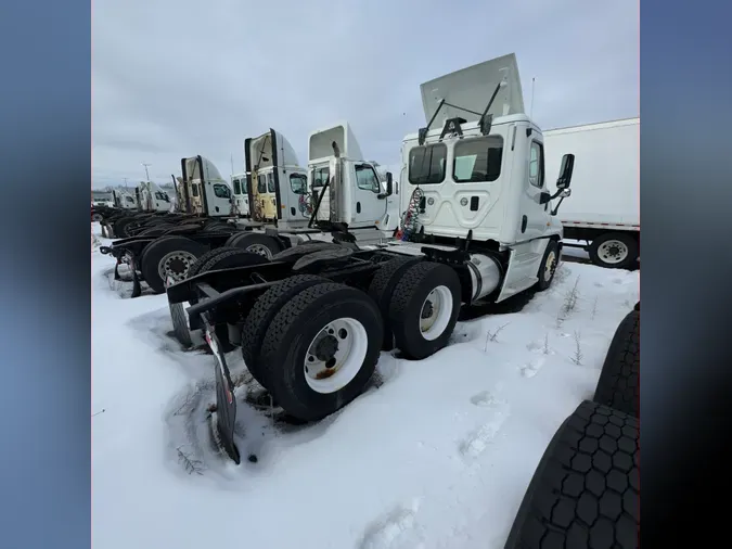 2016 FREIGHTLINER/MERCEDES CASCADIA 125