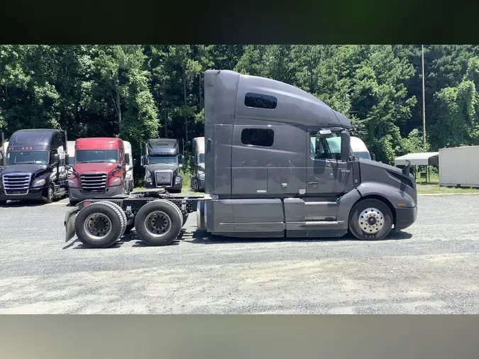 2022 Volvo VNL760