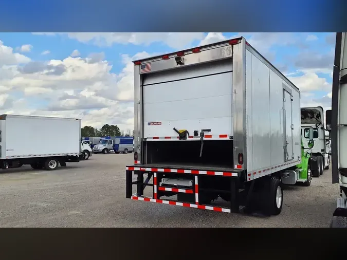 2020 FREIGHTLINER/MERCEDES M2 106