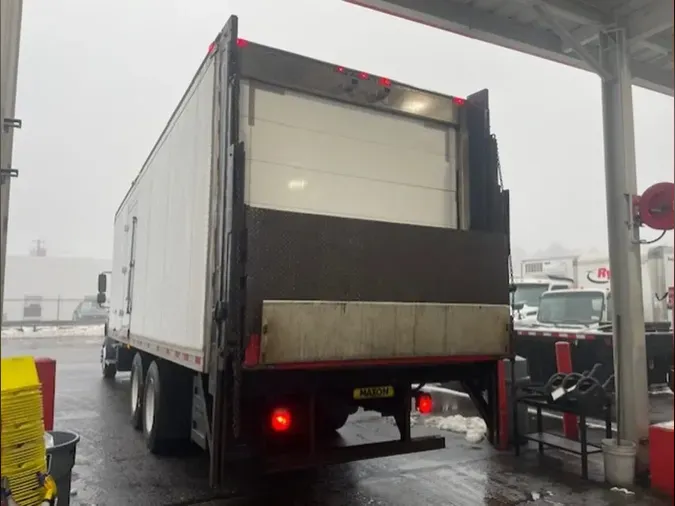2019 FREIGHTLINER/MERCEDES M2 106
