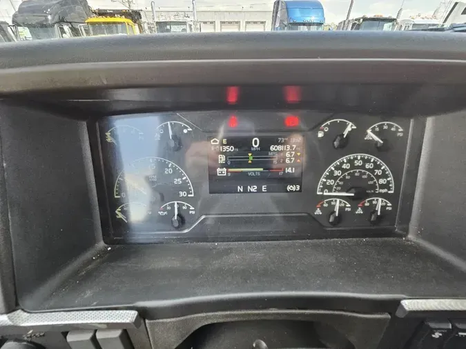 2020 VOLVO VNL64T760