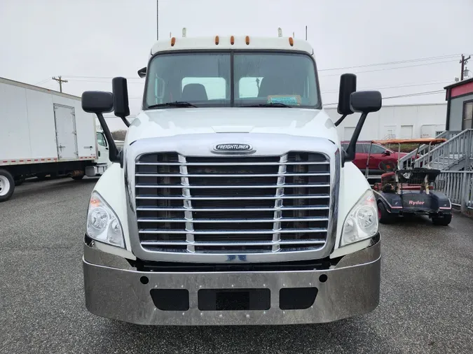 2018 FREIGHTLINER/MERCEDES CASCADIA 125