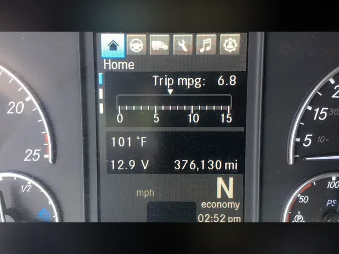 2020 Freightliner Cascadia 126