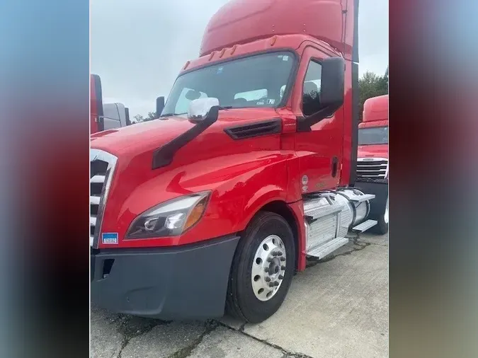 2020 FREIGHTLINER CA126