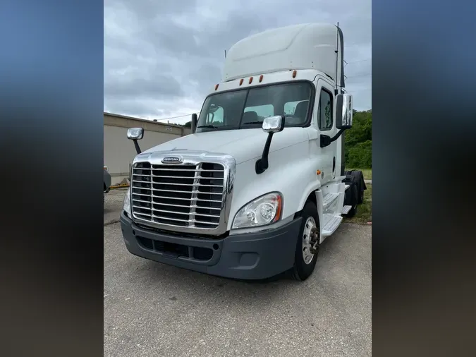 2017 FREIGHTLINER/MERCEDES CASCADIA 125