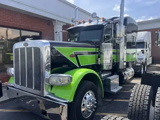 2019 PETERBILT 389