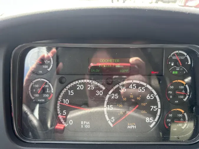 2019 Freightliner Business Class M2 106