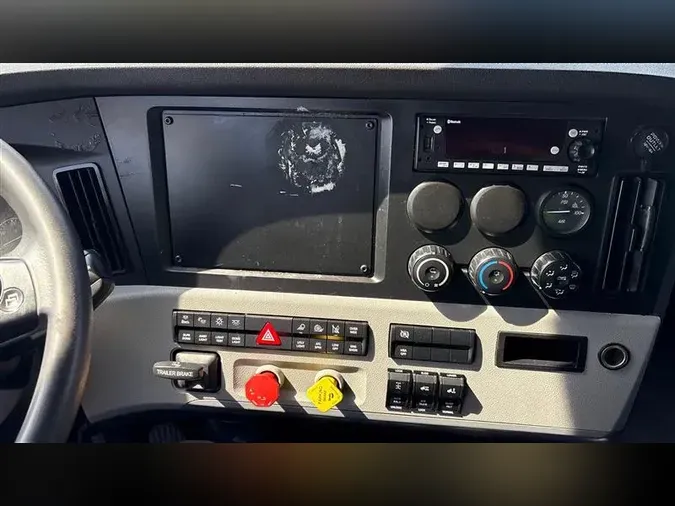 2022 FREIGHTLINER CA126