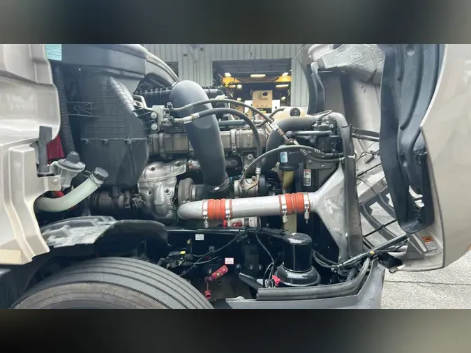 2021 Freightliner Cascadia 126