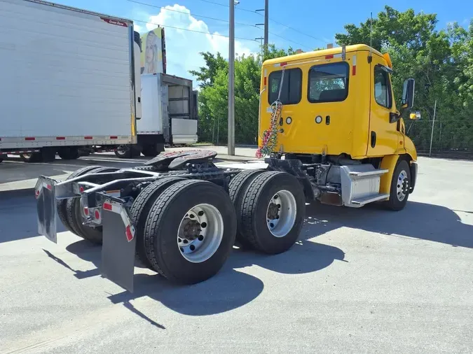 2019 FREIGHTLINER CASCADIA 113