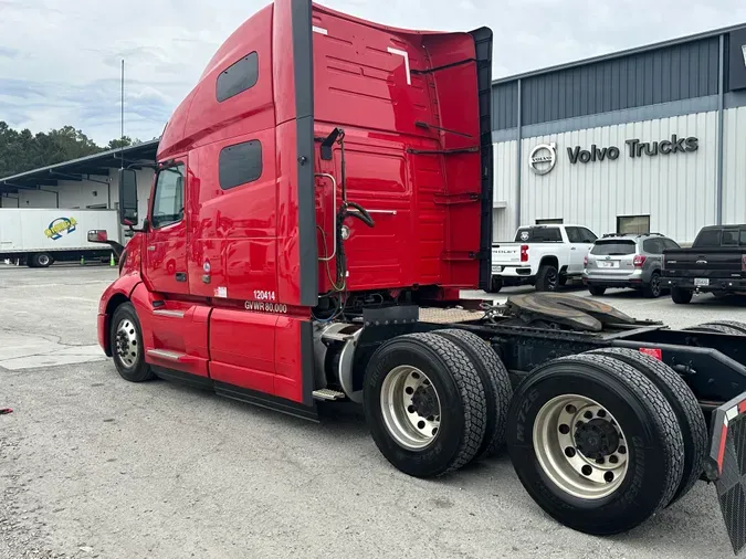 2020 Volvo VNL64T760