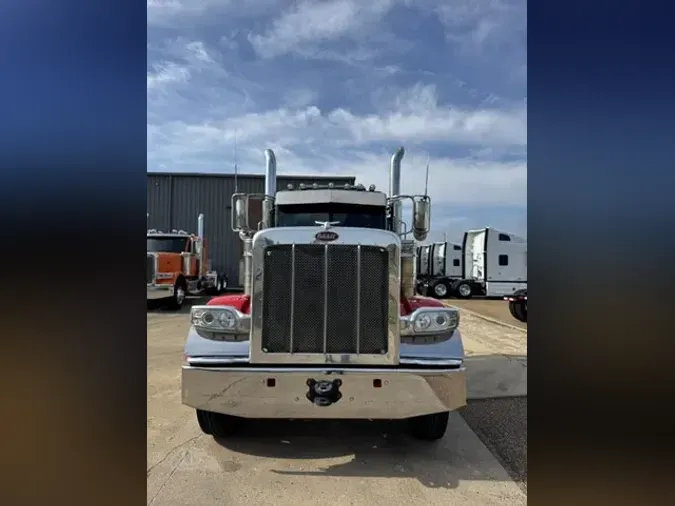 2022 PETERBILT 389