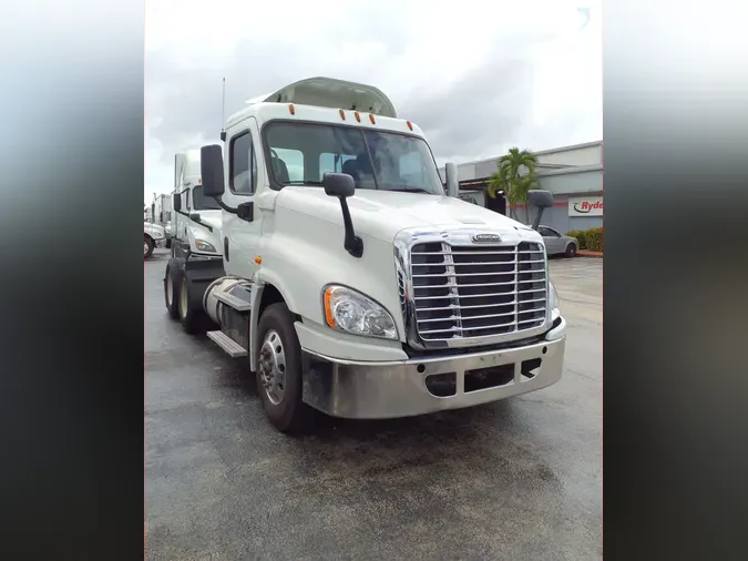 2016 FREIGHTLINER/MERCEDES CASCADIA 125