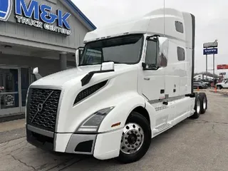 2020 VOLVO VNL64T760