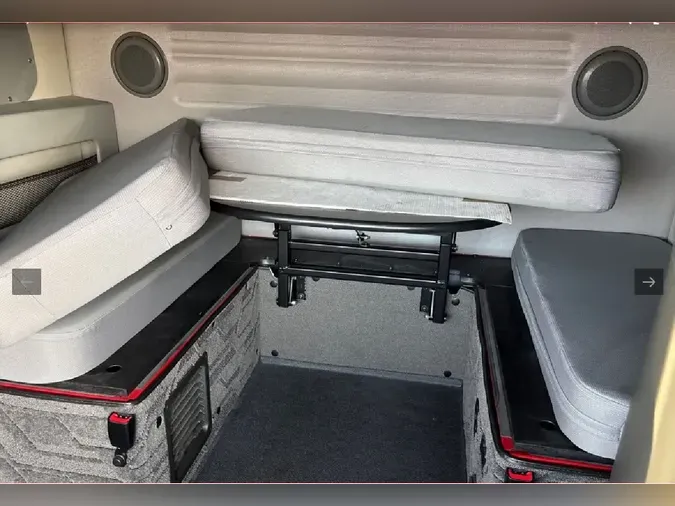 2025 VOLVO VNL64T86015f18d7a2f9e9934693e3e7c88de9847