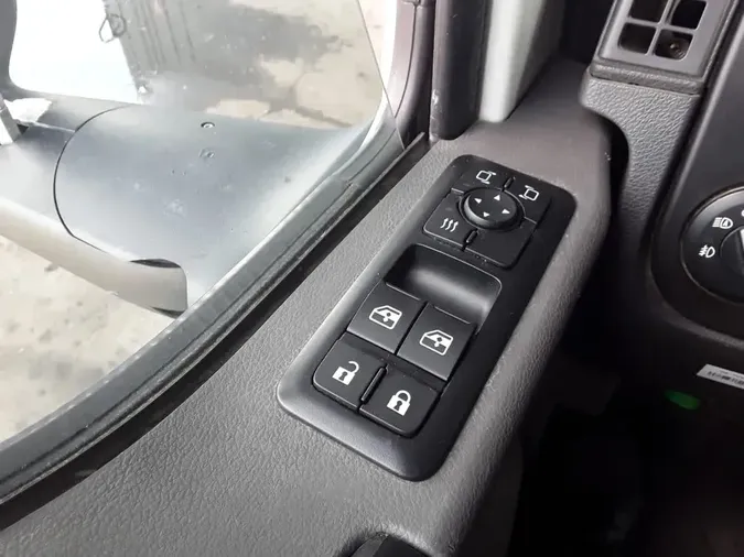 2018 NAVISTAR INTERNATIONAL LT625 DAYCAB T/A