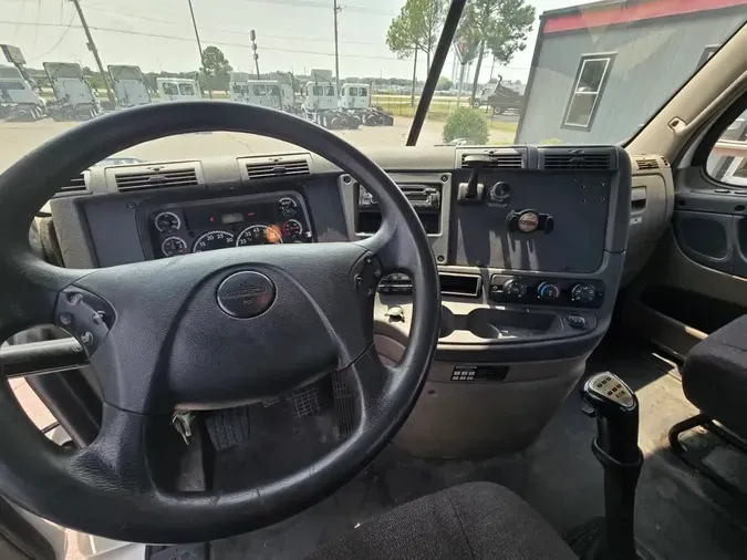 2016 FREIGHTLINER/MERCEDES CASCADIA 113
