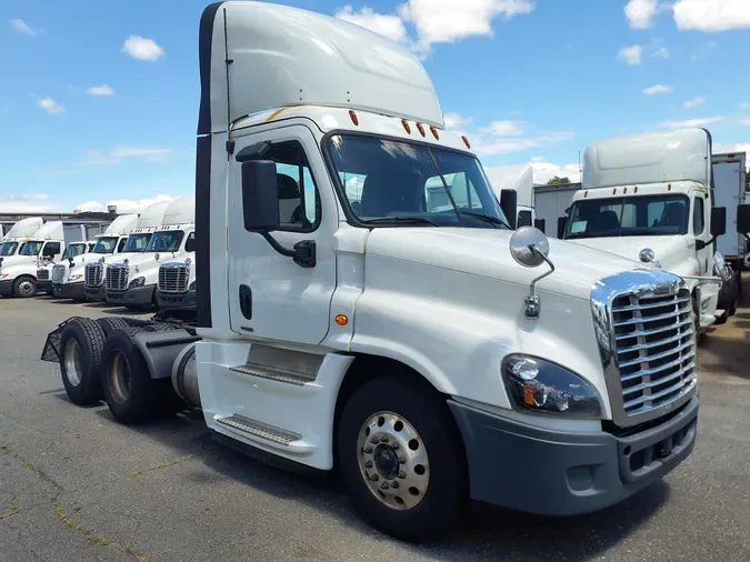 2019 FREIGHTLINER/MERCEDES CASCADIA 125