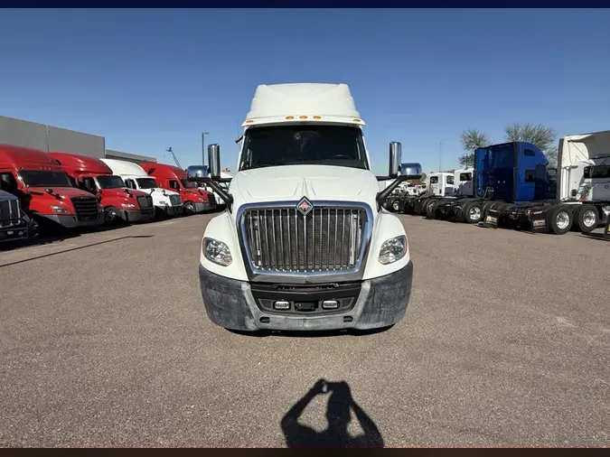 2020 International LT62515f8728952371dcb628e555356756d9e