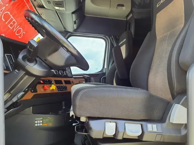 2020 FREIGHTLINER PT126064ST