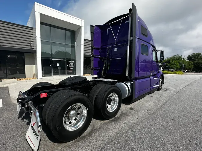 2023 VOLVO VNL64T860