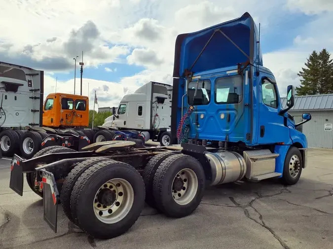2019 FREIGHTLINER NEW CASCADIA PX12664