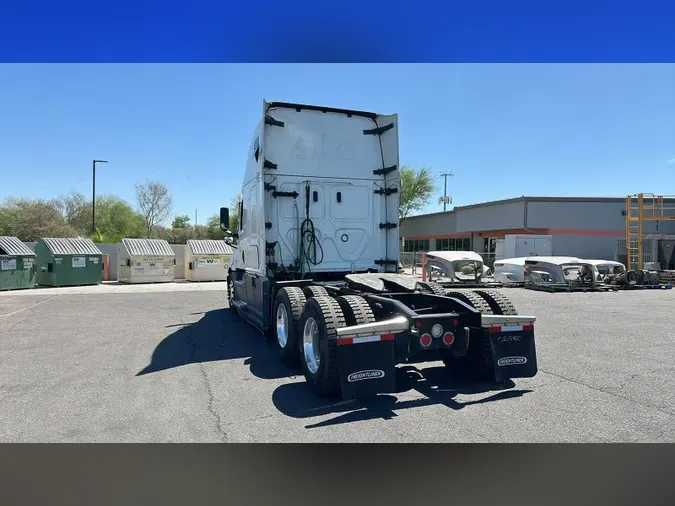 2024 Freightliner Cascadia 126