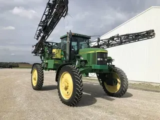 2001 John Deere 4710